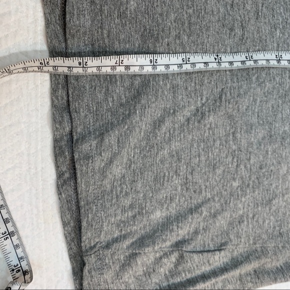 DC Jeans🌺Grey Scoop Neck Short Sleeve Tee Graphic Size 3X - Picture 6 of 8